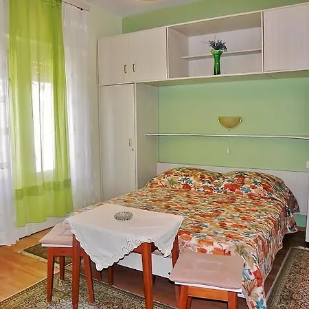 Alemka Apartment Banjol Exterior photo