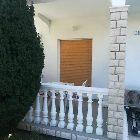 Alemka Apartment Banjol Exterior photo